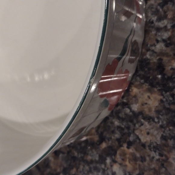 Mikasa Silk 🌺 Flowers lrg Souffle discontinued 9 in, like new - Picture 4 of 4